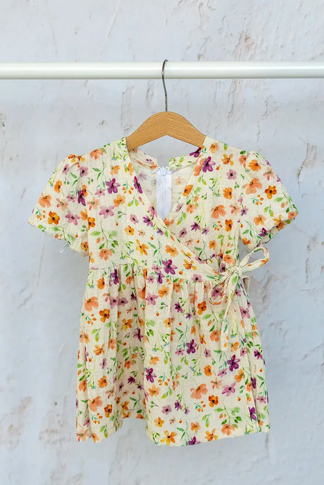 blumen-wollweiss-bedruckt-bio-baumwolle-musselin-stoffe-stoffpilz