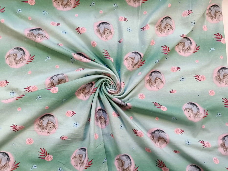 baumwolljersey-pferde-gruen-stoff-stoffpilz