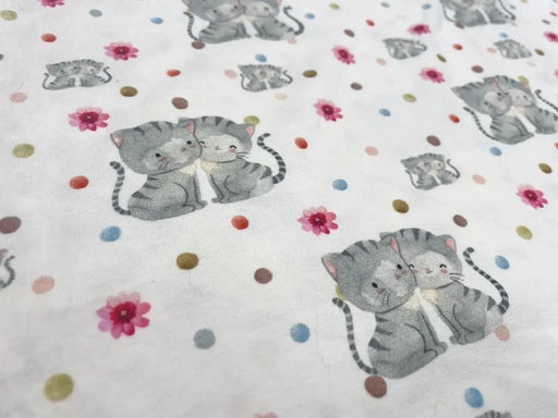 Kaetzchen-Herzen-weiss-baumwollejersey-stoff-stoffpilz