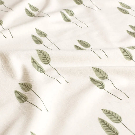 blaetter-weiss-bedruckt-trikot-stoff-stoffpilz