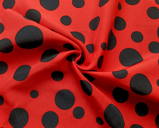 polka-dots-marienkaefer-punkte-schwarz-roter-grund-stoff-stoffpilz