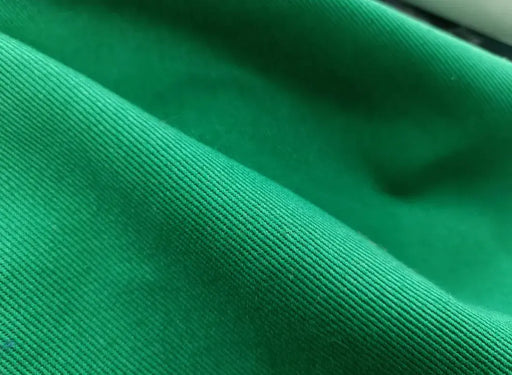 uni-gruen-baumwolle-koeper-schwer-stoff-stoffpilz