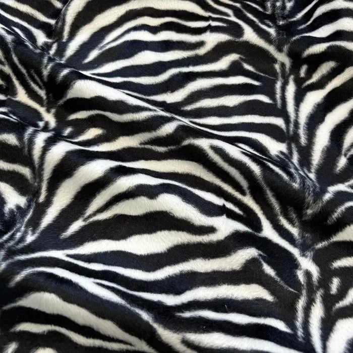 kurzhaar-fellimitat-zebra-stoff-stoffpilz