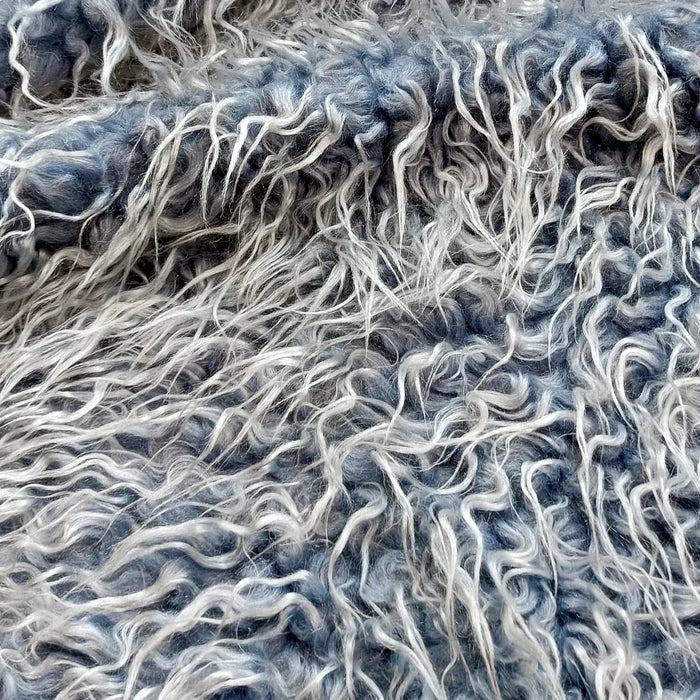 uni-hellblau-zottel-langhaar-fellimitat-stoff-stoffpilz
