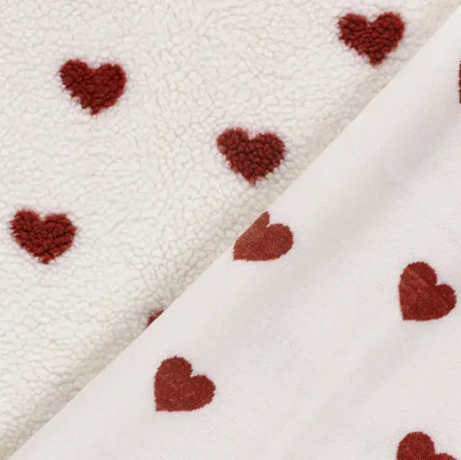 braune-herzen-sherpa-fleece-jacquard-wollweiss-stoff-stoffpilz