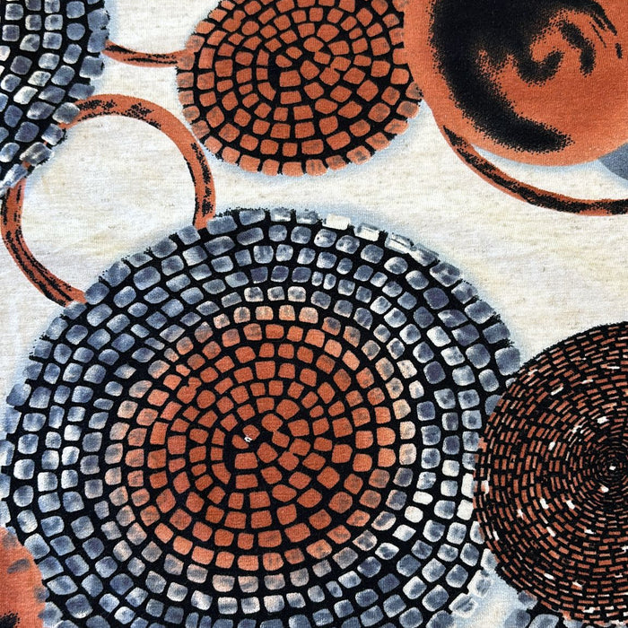 rost-und-graue-mosaik-kreise-auf-hellem-hintergrund-stoffe-stoffpilz