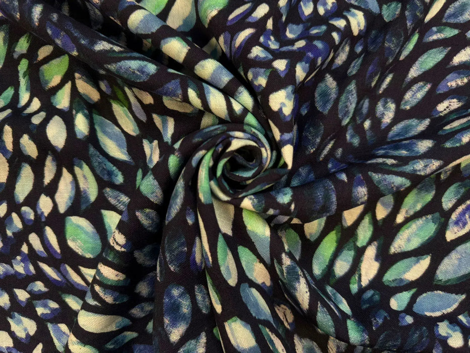 abstrakt-blume-blueten-schwarz-blau-creme-viscose-stoff-stoffpilz-hilco-ecovero