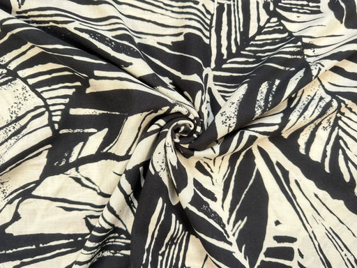 abstrakt-blume-blueten-schwarz-weiss-creme-viscose-stoff-stoffpilz-hilco-ecovero